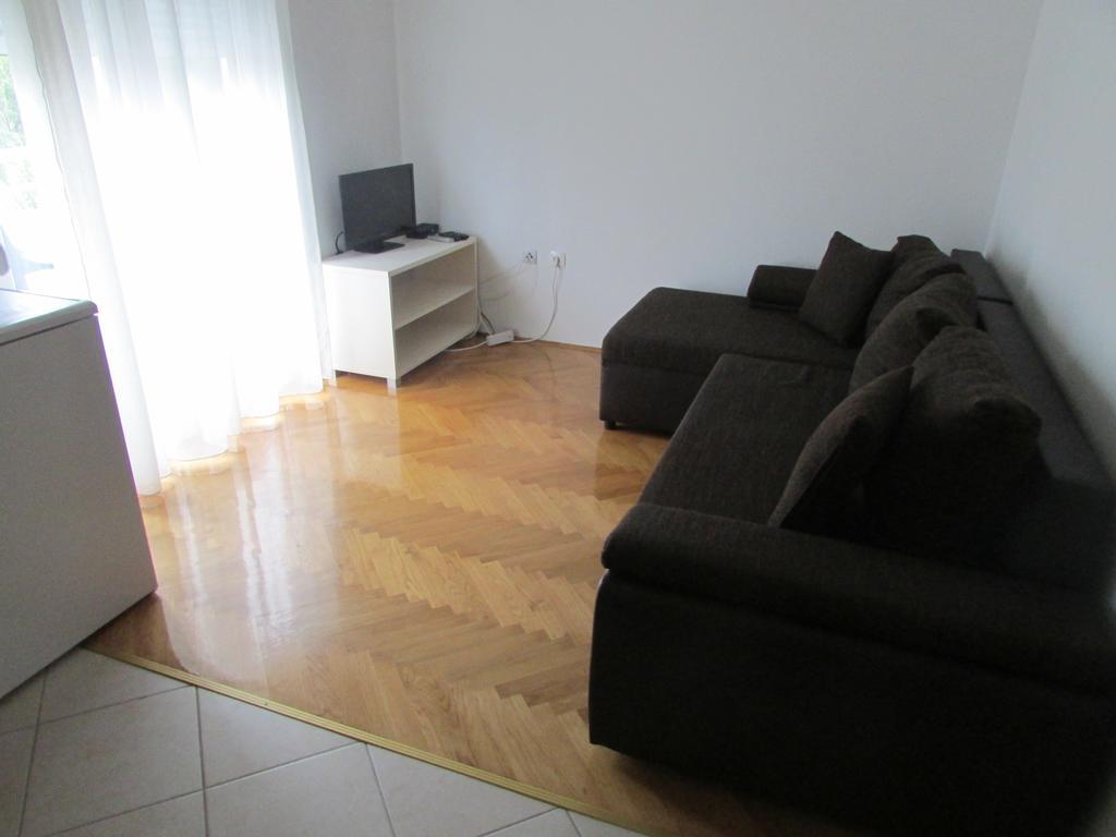 Apartmani I Sobe Grga Starigrad Paklenica Camera foto