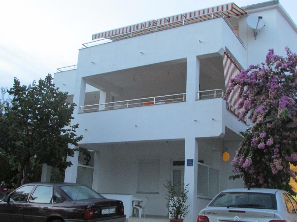 Apartmani I Sobe Grga Starigrad Paklenica Camera foto