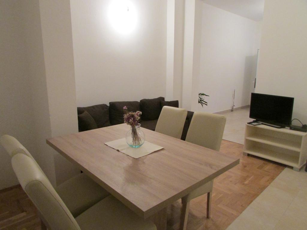 Apartmani I Sobe Grga Starigrad Paklenica Camera foto
