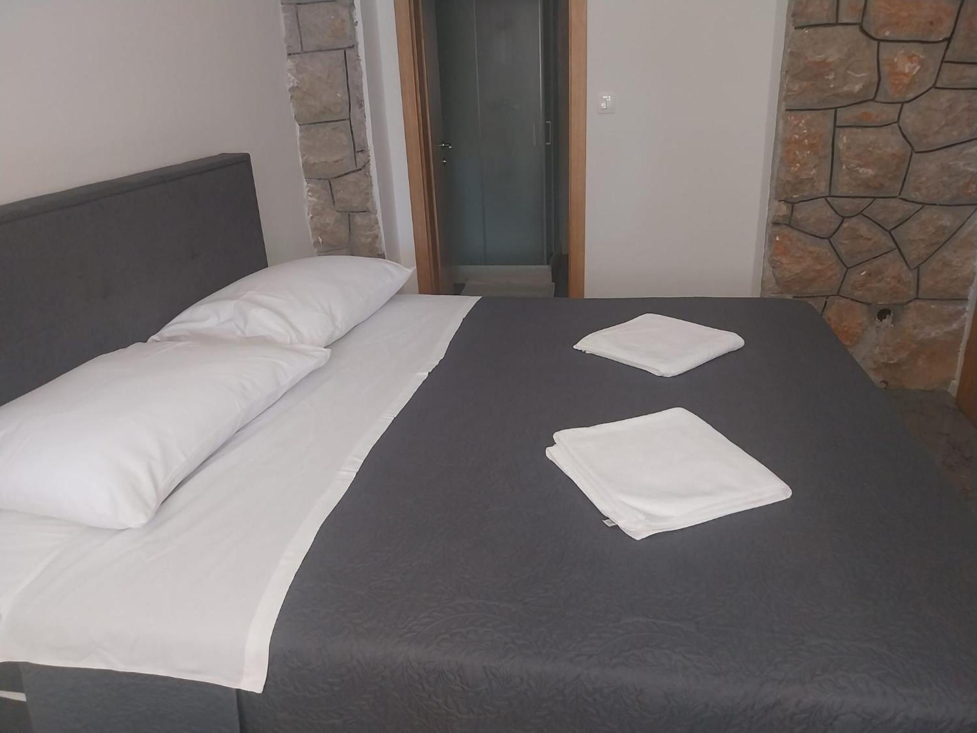 Apartmani I Sobe Grga Starigrad Paklenica Esterno foto