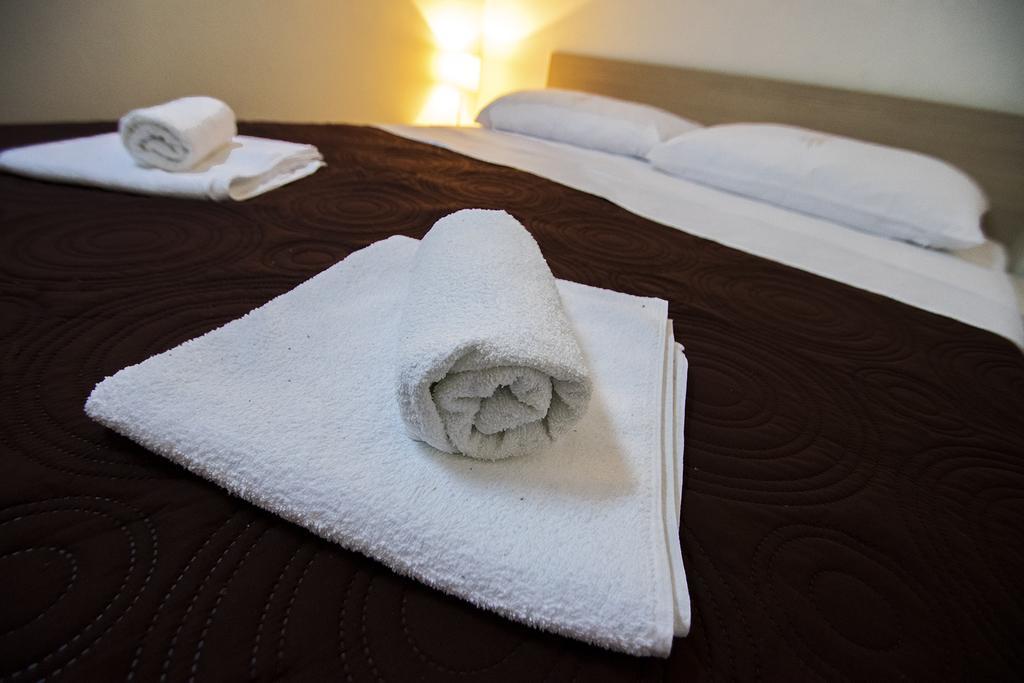 Apartmani I Sobe Grga Starigrad Paklenica Esterno foto