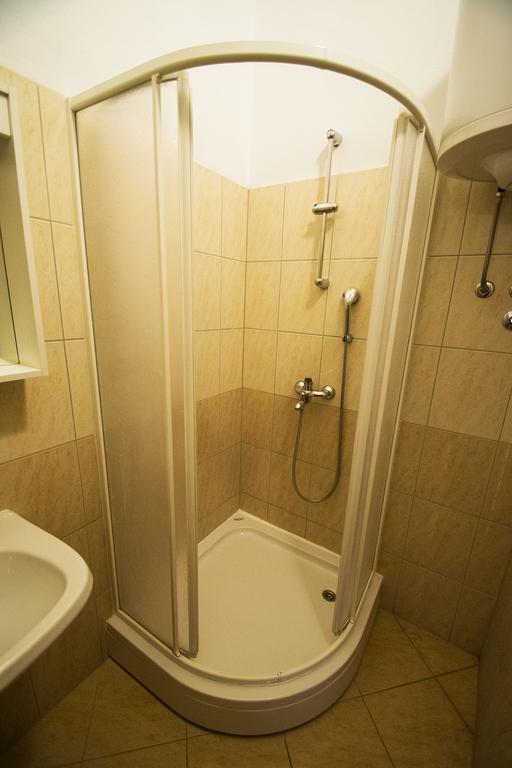 Apartmani I Sobe Grga Starigrad Paklenica Esterno foto