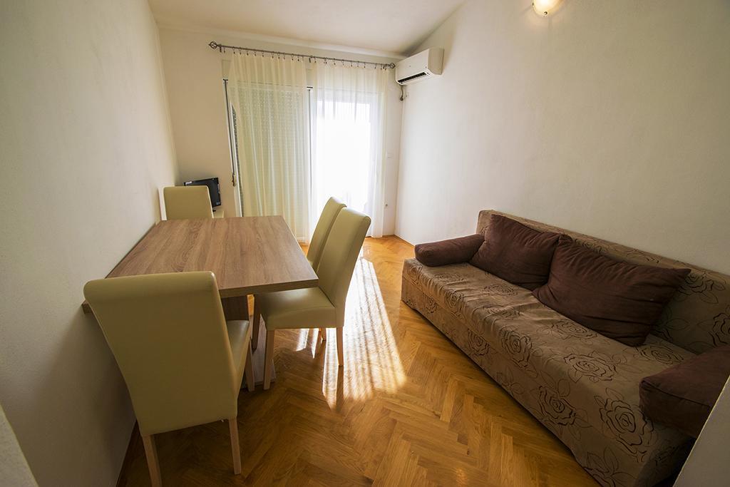 Apartmani I Sobe Grga Starigrad Paklenica Esterno foto