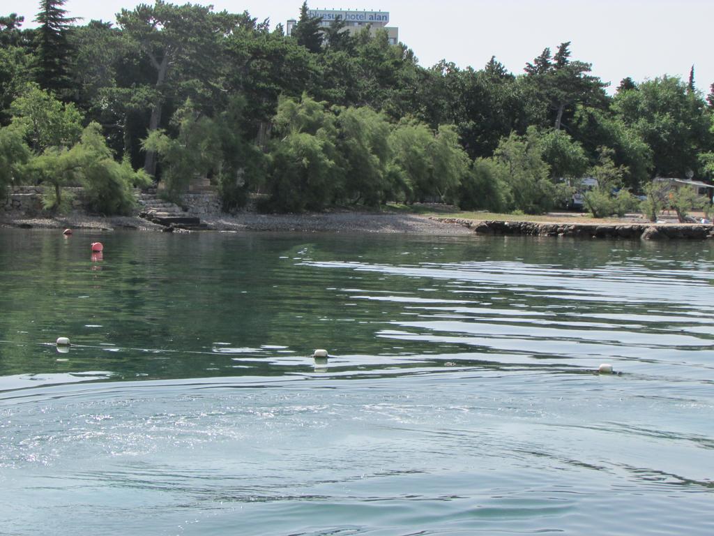 Apartmani I Sobe Grga Starigrad Paklenica Esterno foto