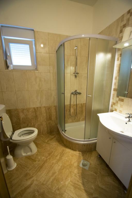 Apartmani I Sobe Grga Starigrad Paklenica Esterno foto