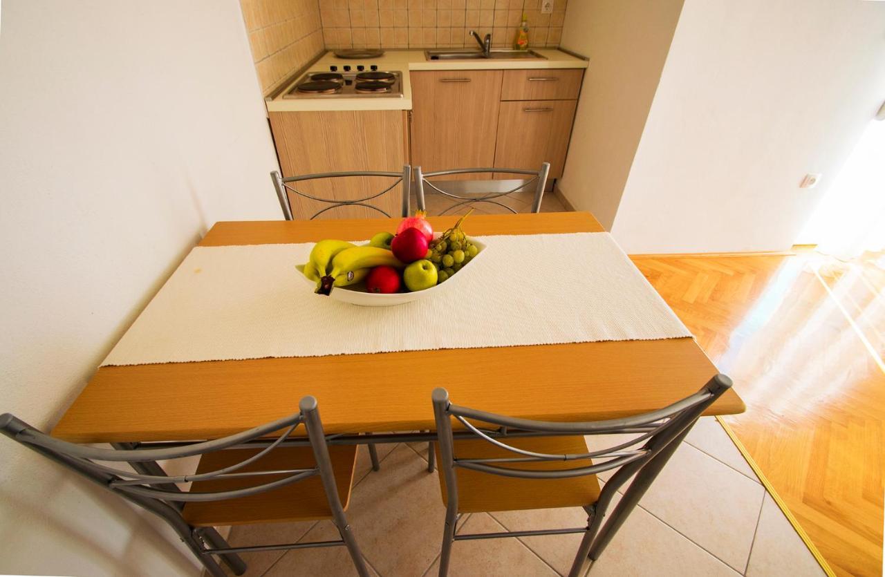 Apartmani I Sobe Grga Starigrad Paklenica Esterno foto